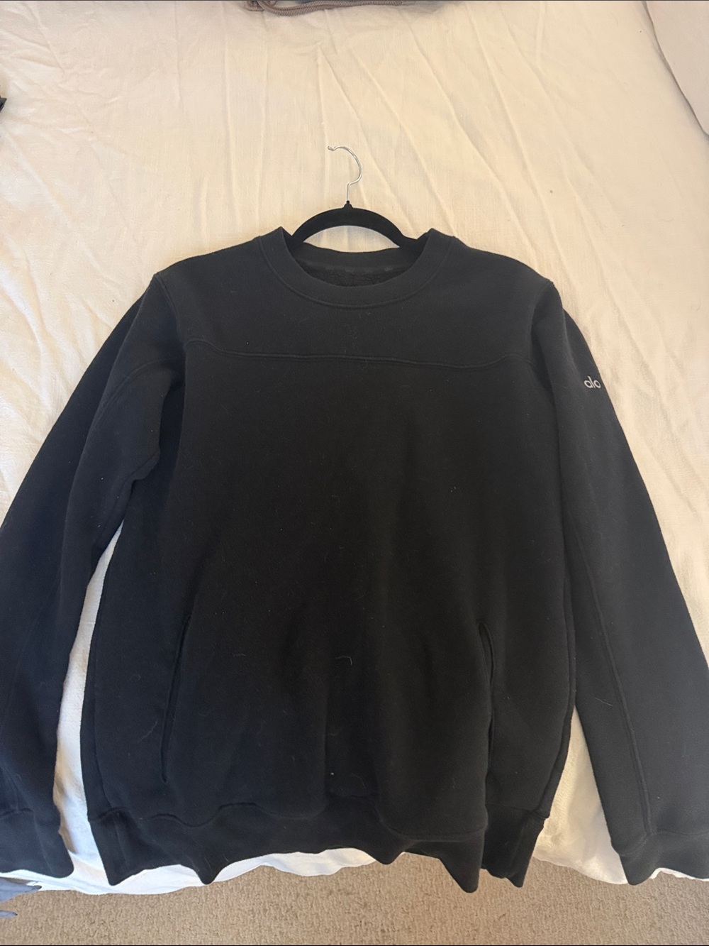 ALO Yoga Men’s Black Crewneck Sweatshirt